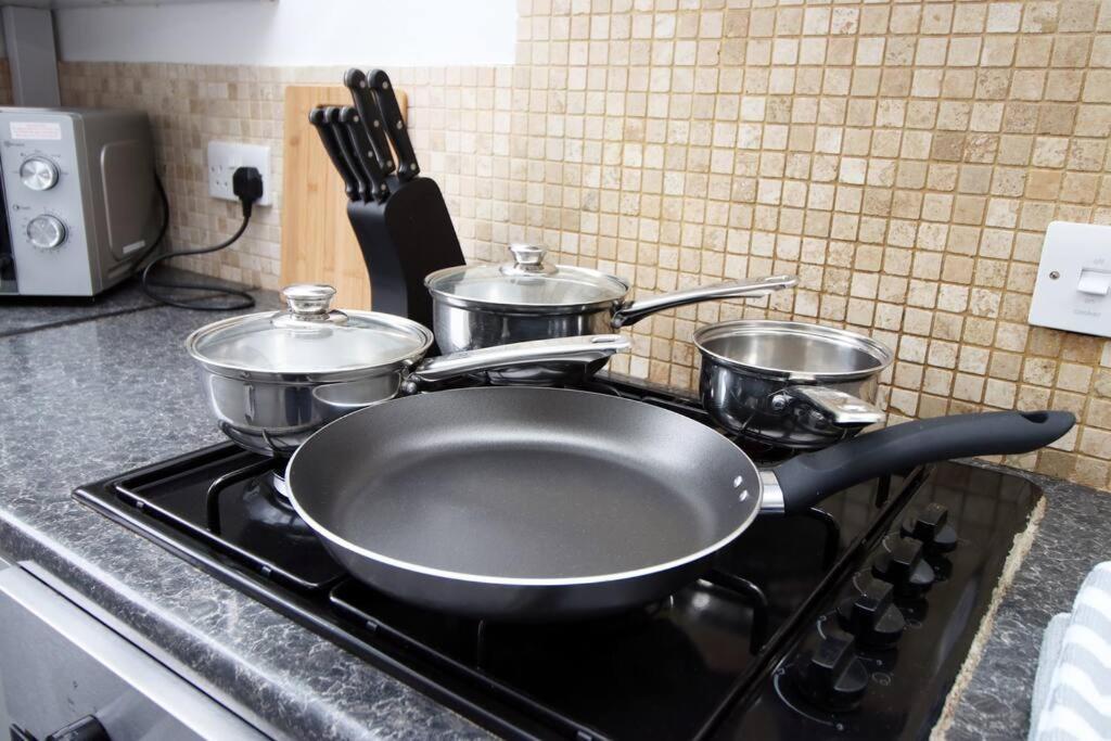 Holiday House For 7 Guests, Free Wi-Fi & Self Check-In Explore Newport Villa Dış mekan fotoğraf
