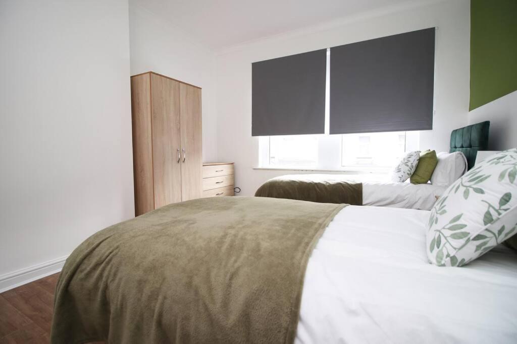 Holiday House For 7 Guests, Free Wi-Fi & Self Check-In Explore Newport Villa Dış mekan fotoğraf