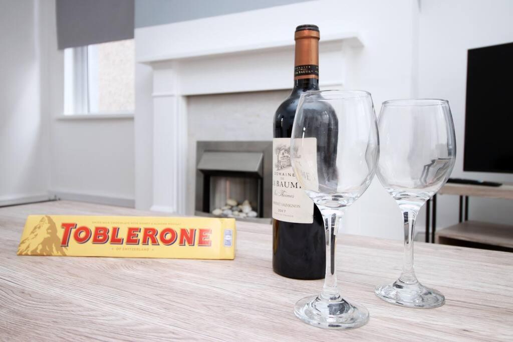 Holiday House For 7 Guests, Free Wi-Fi & Self Check-In Explore Newport Villa Dış mekan fotoğraf