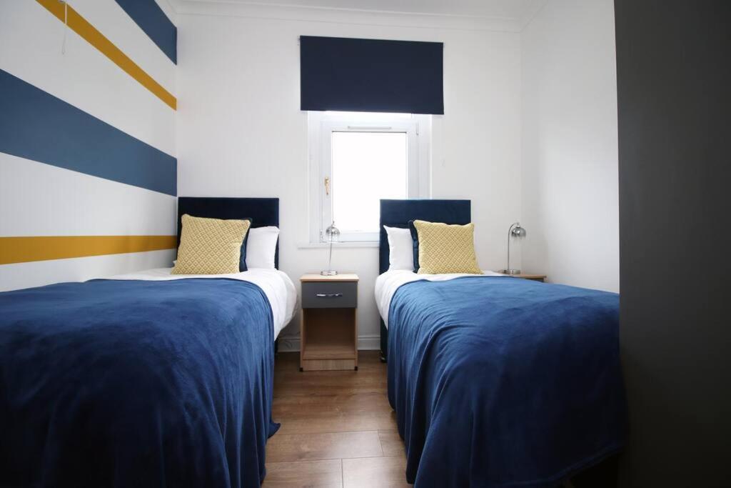 Holiday House For 7 Guests, Free Wi-Fi & Self Check-In Explore Newport Villa Dış mekan fotoğraf